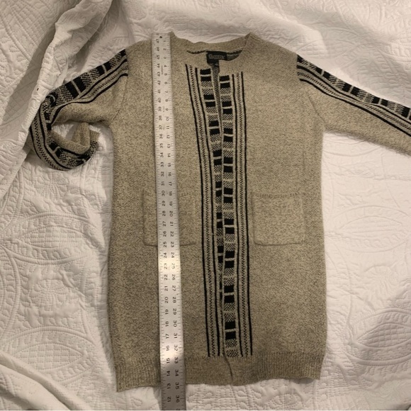 Mia Maddison Long Cardigan - Picture 13 of 13